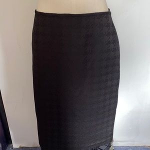 Tahari size 10 straight black pencil skirt houndstooth pattern